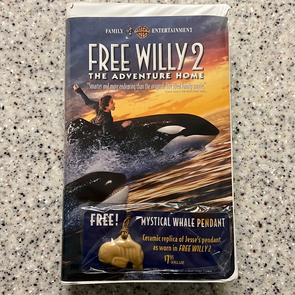 EXCELLENT FREE WILLY 2 THE ADVENTURE HOME VHS 1995